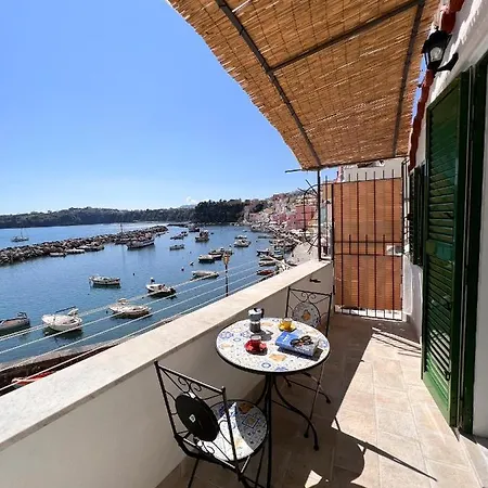 Apartment Calilla House By Reserve Procida